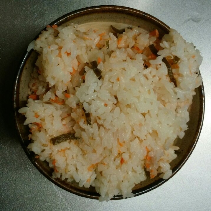 鮭の炊き込みご飯